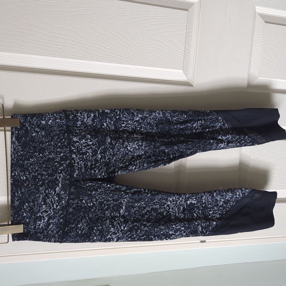 Lululemon printed yoga pants